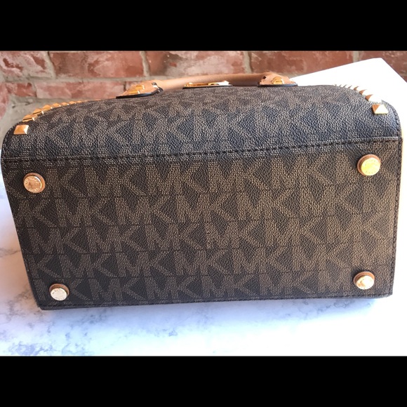 MICHAEL KORS SANDRINE STUD SMALL SATCHEL+WALLET - Picture 6 of 8